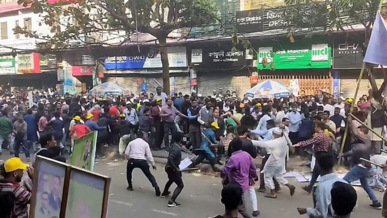 চট্টগ্রামে বিএনপির দুই গ্রুপ মুখোমুখি