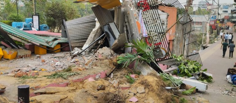 আদালতের নিষেধাজ্ঞাকে তোয়াক্কা করেন না  নু এমং মারমা