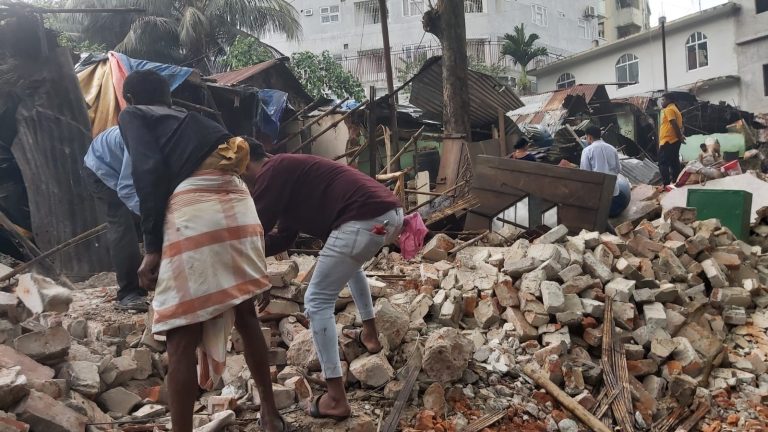 চমেকে বার্ন ইউনিট, জমি উদ্ধারে উচ্ছেদ অভিযান