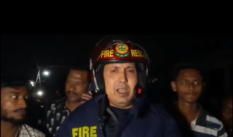 চট্টগ্রামের ফিশারীঘাটে আগুন