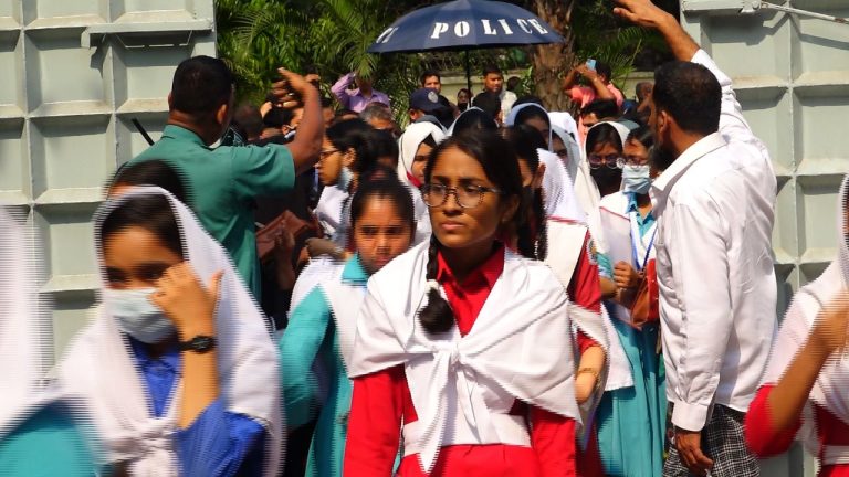 চট্টগ্রামের ২১৬টি কেন্দ্রে এসএসসি পরীক্ষা শুরু