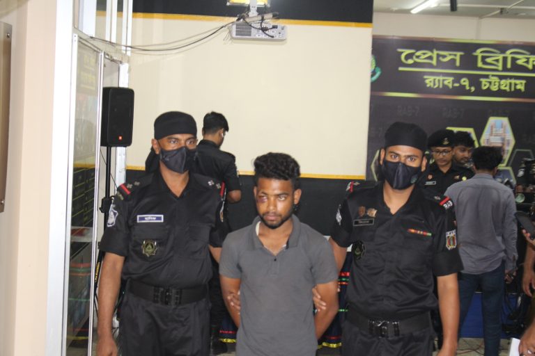 চট্টগ্রামে ডাবল মার্ডারের মূল পরিকল্পনাকারী ফয়সাল’কে আটক করেছে র‌্যাব