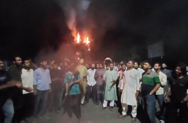 চবি ছাত্রলীগের সভাপতি রুবেলের কুশপুত্তলিকা দাহ করেছে বিরোধী পক্ষ
