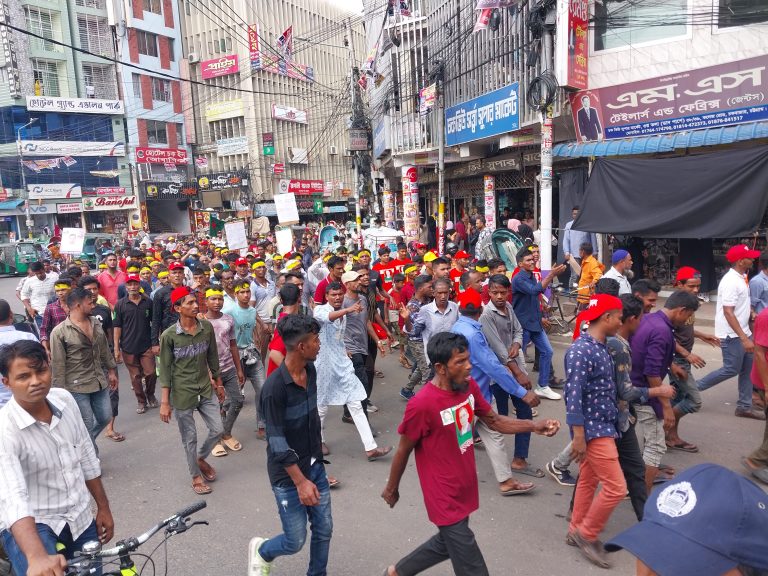 চট্টগ্রামে লরিকে মঞ্চ বানিয়ে  ‘তারুণ্যের সমাবেশ’