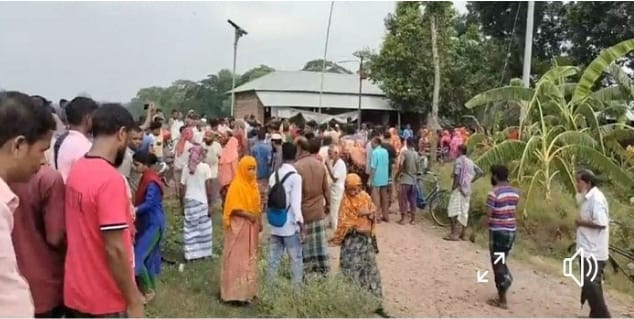 নাটোরের বাগাতিপাড়ায় ট্রেনের ধাক্কায় মোটর সাইকেল আরোহী স্বামী-স্ত্রী নিহত