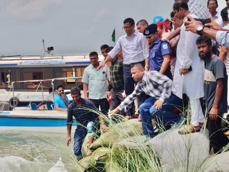 সারাদেশে নদীভাঙন রোধে কাজ করছে সরকার : এনামুল হক শামীম