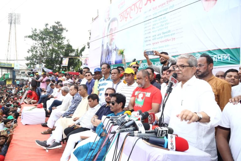 সমাবেশে বক্তব্য দেওয়া নিয়ে হুম্মাম কাদের চৌধুরীর অনুসারীদের হট্টগোল