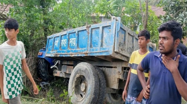 ভিজিএফের চাল নিয়ে বাড়ি ফেরা হলো না আফিয়ারা ও আনজেরার
