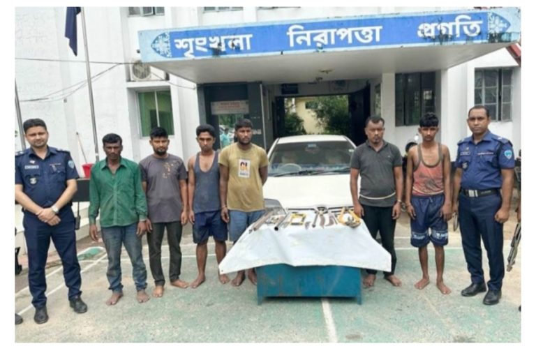 ডাকাতির প্রস্তুতি কালে মিরসরাইয়ে ৬ ডাকাত গ্রেপ্তার