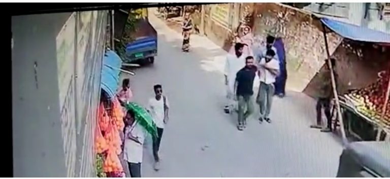হত্যা মামলার আসামিরা চাঁদার জন্য’ মারধর করেছে ঠিকাদারকে