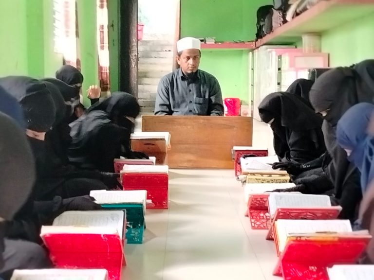 পটুয়াখালীর বাউফলে একই পরিবারে হাফেজ ৬৬ জন