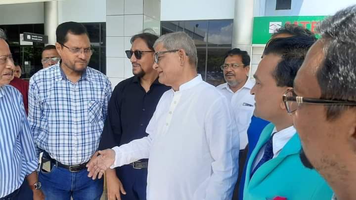 শ্রমিক জনতার সমাবেশে যোগ দিতে চট্টগ্রামে মির্জা ফখরুল