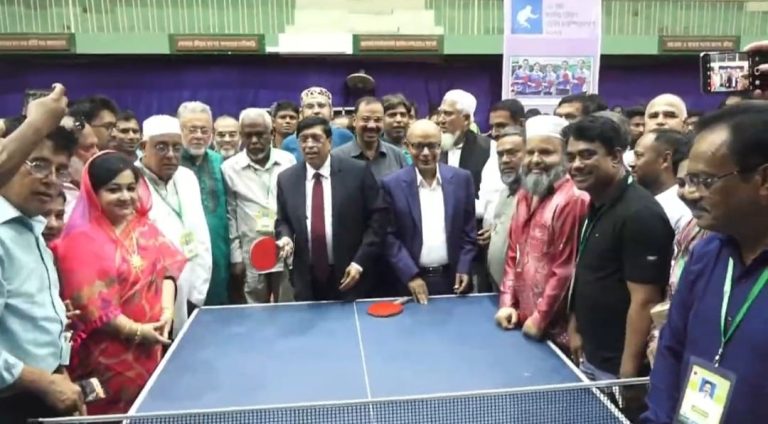 জাতীয় টেবিল টেনিস ৩৯তম চ্যাম্পিয়নশীপ আসর উদ্বোধন করলেন আ জ ম নাছির