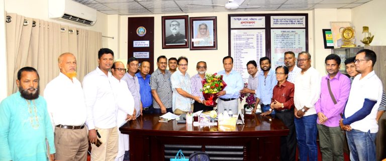 ফটিকছড়ি সাংবাদিক পরিষদের সাথে জেলা পরিষদের চেয়ারম্যান পেয়ারুল ইসলাম