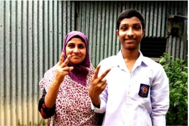 প্রয়াত স্বামীকে দেওয়া কথা রেখেছেন লিপি আক্তার,ছেলের সঙ্গে এসএসসি পাশ