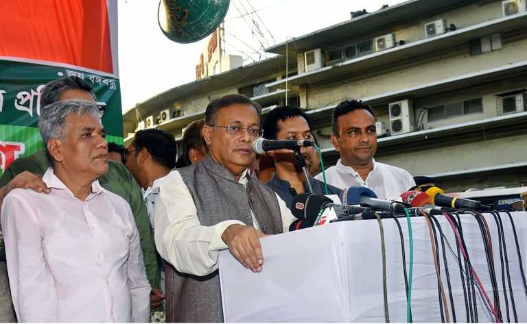 বিএনপি নেতাদের উপর চটেছেন তারেক জিয়া, সেজন্য পেট্টোলবোমা বাহিনীকে মাঠে নামিয়েছে : তথ্যমন্ত্রী