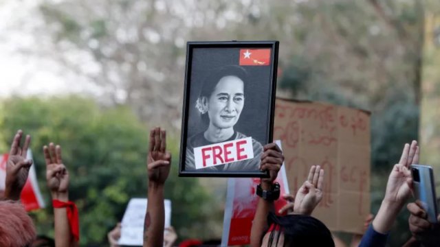 সু চিকে ৫ অপরাধে ক্ষমা ঘোষণা