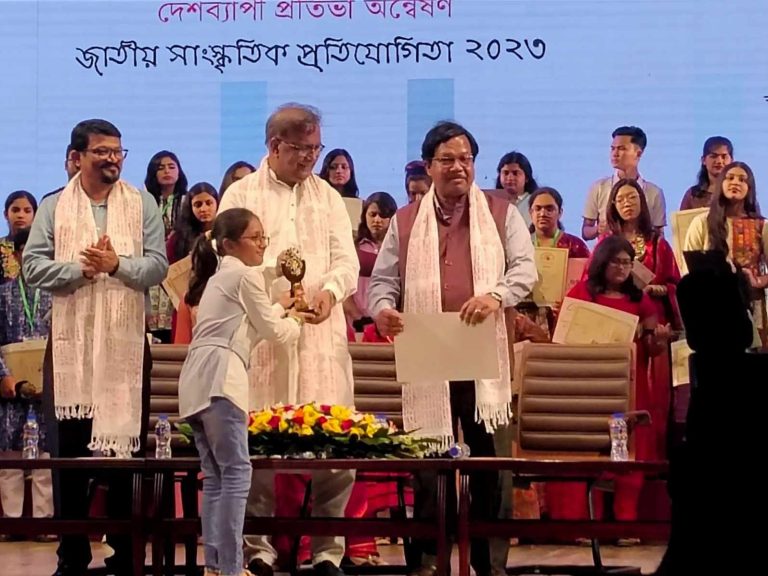 দুটি জাতীয় প্রতিযোগিতায় পটুয়াখালীর অনুভার অভাবনীয় সাফল্য
