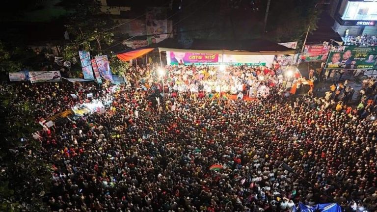 উৎকন্ঠা অক্টোবর জুড়ে ‘ কিছু একটা ঘটছে’