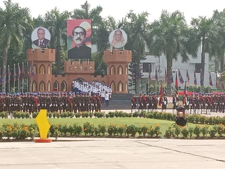 নাটোরে কাদিরাবাদ সেনানিবাসে সেনাবাহিনী প্রধান কুচকাওয়াজ-২০২৩ ও শপথ গ্রহন অনুষ্ঠিত