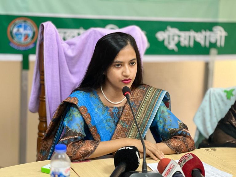 পটুয়াখালীতে একঘন্টার জেলা পরিষদ চেয়ারম্যান হলেন কিশোরী অনি