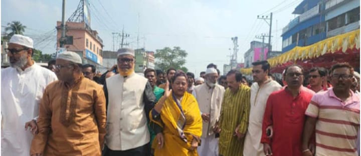 নাটোরে বিএনপি-জামায়াতের অবরোধ প্রতিহত করে শান্তি সমাবেশ করেছে আওয়ামীলীগ