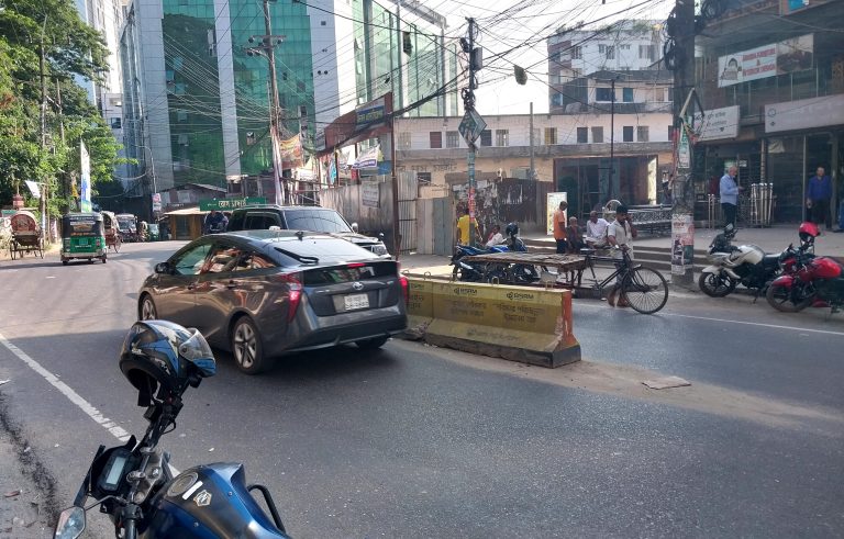 অবরোধের প্রভাব পড়েনি চট্টগ্রামে