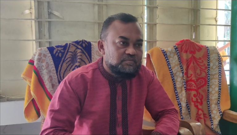 সরকারি বিদ্যালয় কক্ষে প্রধান শিক্ষকের বাসভবন, পালন করছেন নাইট গার্ডের দায়িত্ব