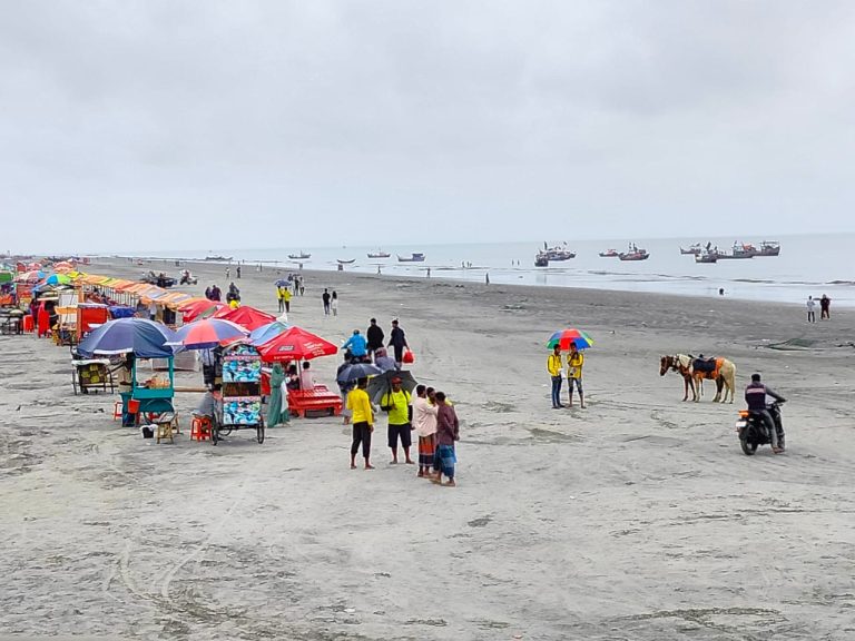 সাগর কন্যা কুয়াকাটায় রবিবার শুরু হচ্ছে ঐতিহ্যবাহী রাস উৎসব, মন্দির প্রাঙ্গণে সাজ সাজ রব