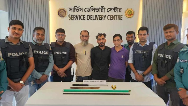 চট্টগ্রামে যুবককে পিটিয়ে হত্যা, আটক ৩