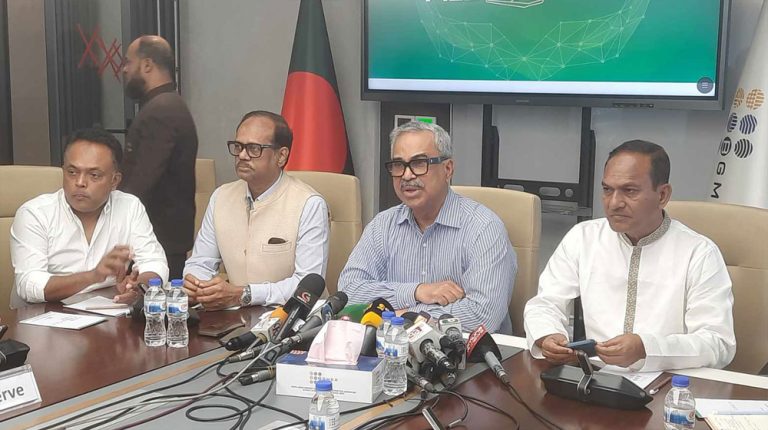 ১৩০টি পোশাক গার্মেন্টস বন্ধ ঘোষণা