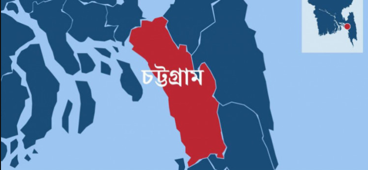 ভোরে ঝটিকা মিছিল করে অটোরিকশায় আগুন, ভাঙচুর