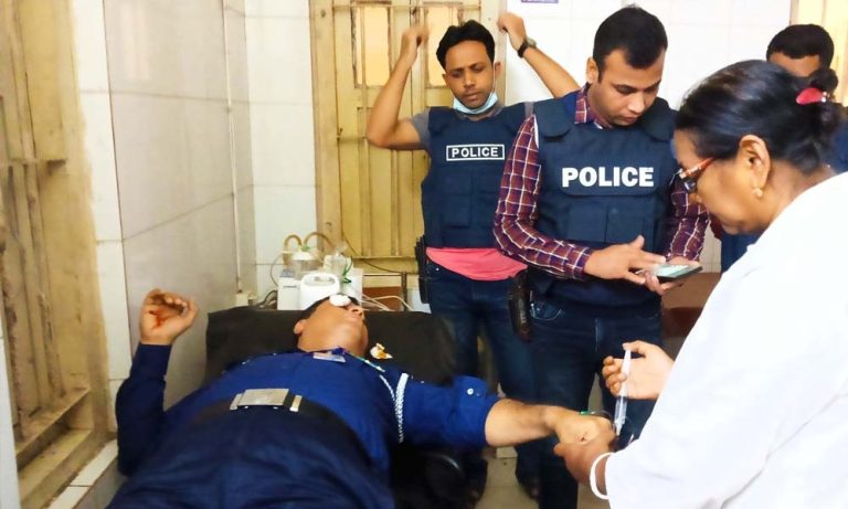 আনোয়ারায় যুবদলের হামলায় ওসি আহত