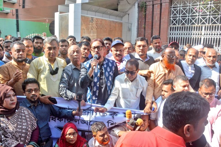 এটি ইলেকশন নয়, বানরের পিঠা ভাগাভাগির সিলেকশন – ডাক্তার শাহাদাত হোসেন