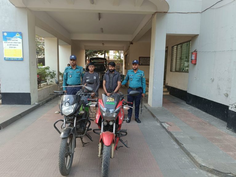 পাহাড়তলী থানার অভিযান ২ চোরাই মোটরসাইকেলসহ  গ্রেফতার ২