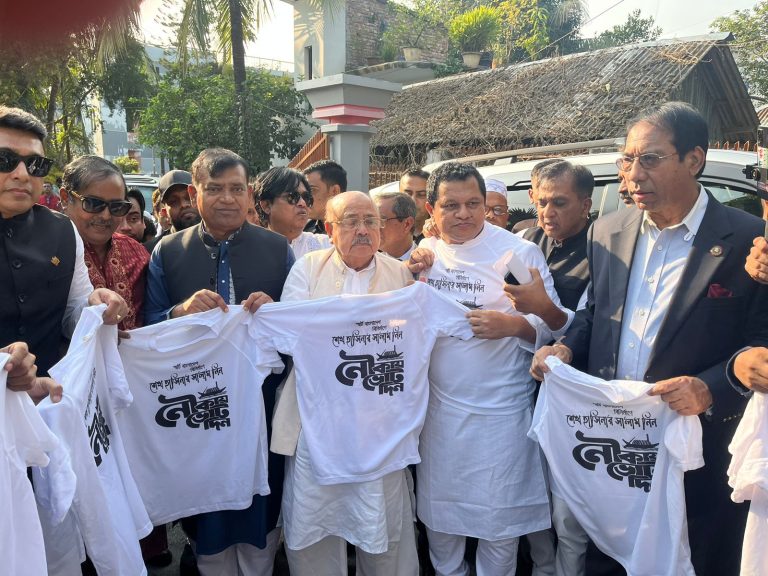 ক্রীড়া ব্যক্তিত্ব মামুন চৌধুরী  নির্বাচনী প্রচারণায় টুঙ্গিপাড়ায়