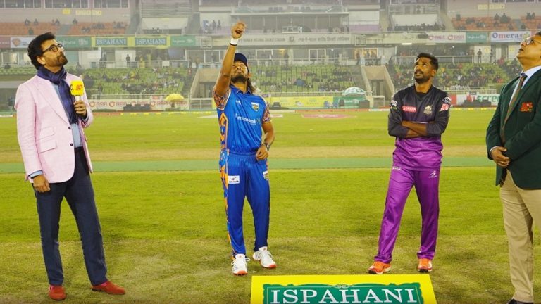 খুলনা টাইগার্সের বিপক্ষে ব্যাটিংয়ে নেমেছে চট্টগ্রাম চ্যালেঞ্জার্স