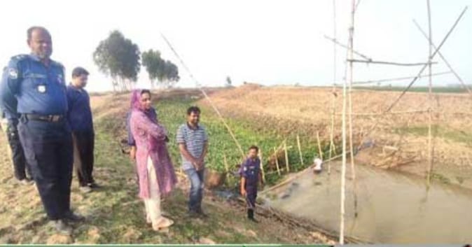 নাটোরের সিংড়ায় খাল উচ্ছেদে ভ্রাম্যমান আদালতকে বাধা-গ্রেফতার ৪