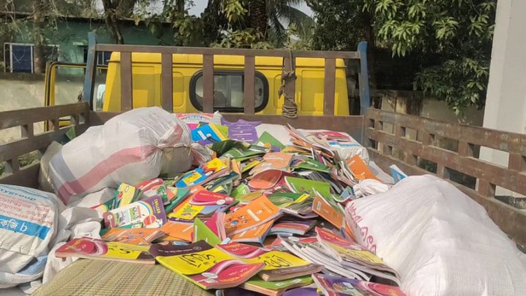 পটুয়াখালীতে ট্রাকভর্তি বই উদ্ধার, অধ্যক্ষকে শোকজ