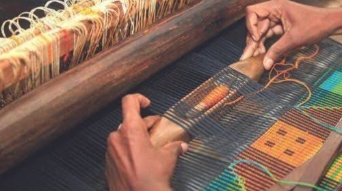 চ্যালেঞ্জে বরগুনার তাঁতশিল্প