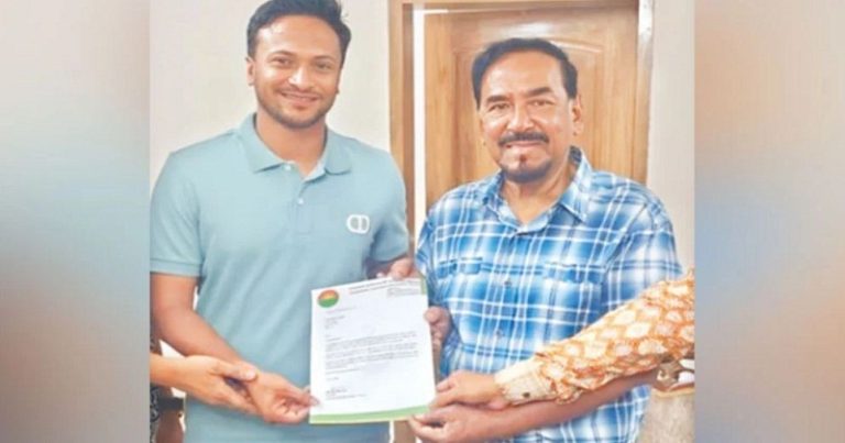 হাফিজের বাসায় গিয়ে ‘কিংস পার্টি’তে যোগ দিয়েছিলেন সাকিব