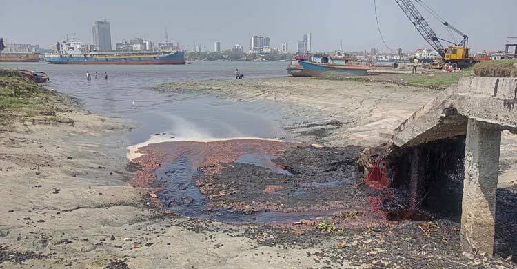 এস আলমের পোড়া চিনিতে বিষাক্ত হলো কর্ণফুলীর পানি