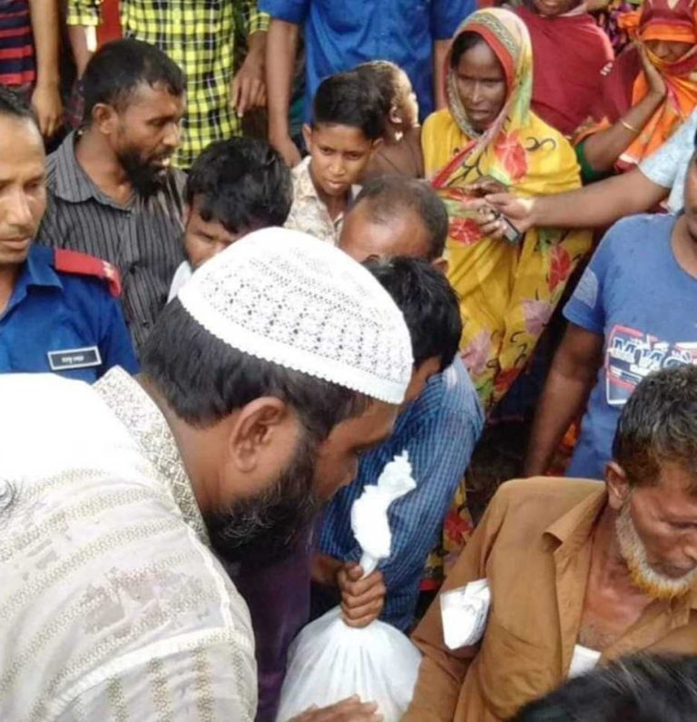নাগেশ্বরীতে পাঁচজন ব্যবসায়ীর টিসিবির ৭বস্তা ডাল আটক