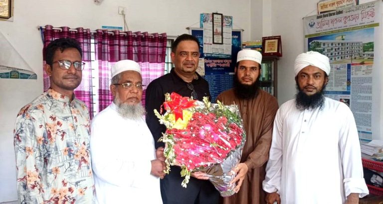 সি‌লেটে গিনেস রেকর্ডের অধিকারী অ‌লি খানকে সংবর্ধনা