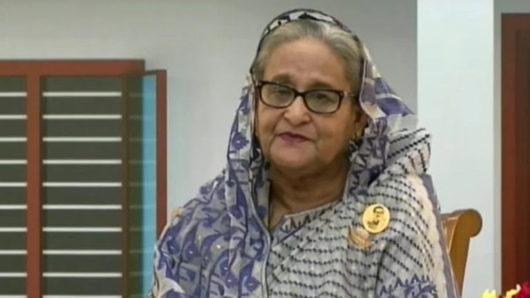 মানবতাবিরোধী অপরাধ, শেখ হাসিনার বিরুদ্ধে মামলা