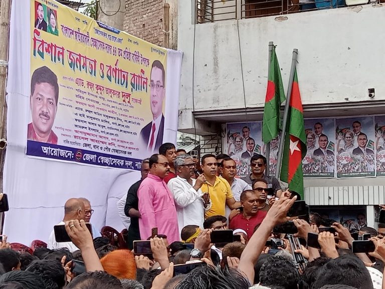 গণমাধ্যম নিয়ে আপত্তিকর মন্তব্য করায় প্রকাশ্যে ক্ষমা চাইলেন বিএনপি নেতা দুলু