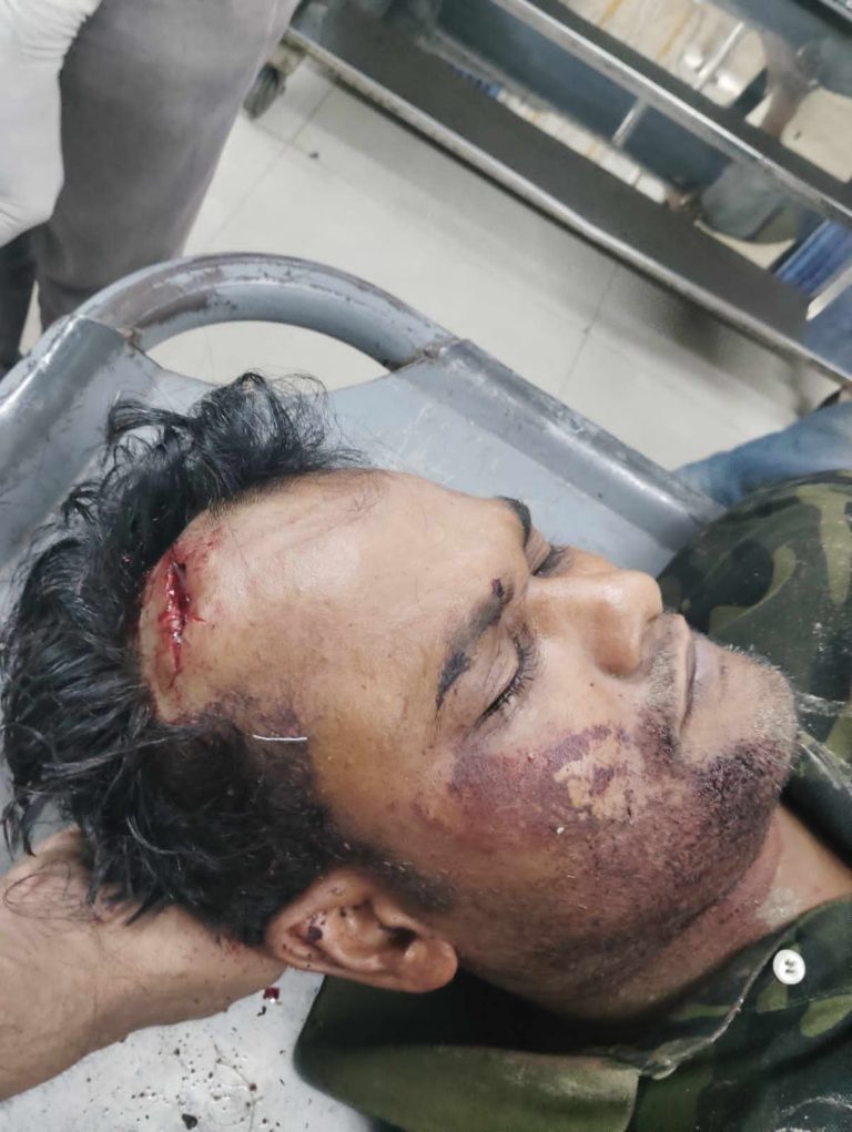 নাটোরে আ’লীগ-বিএনপি’র কর্মীর মধ্যে সংঘর্ষ বাড়ি-ঘর ভাংচুর- আহত ৯
