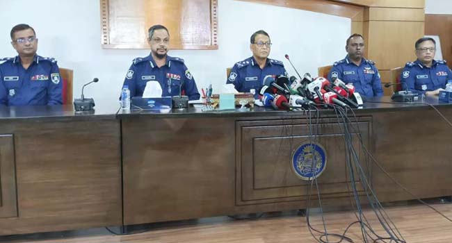 পলাতক পুলিশ কর্মকর্তাদের অবস্থান এখনো শনাক্ত করা যায়নি-আইজিপি