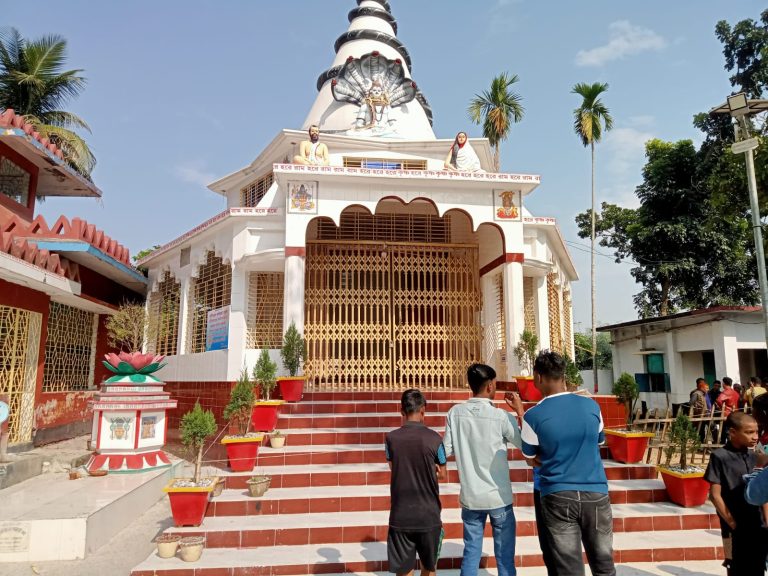 নাটোর কেন্দ্রীয় মহশ্মশান থেকে হাত-পা বাঁধা অবস্থায় প্রহরীর মরদেহ উদ্ধার