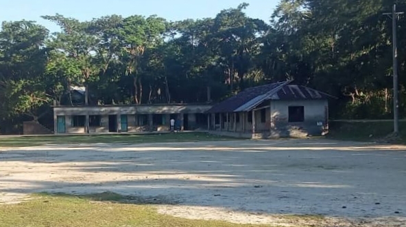 স্কুলের বয়স ৮৮ বছর, লাগেনি উন্নয়নের ছোয়া
